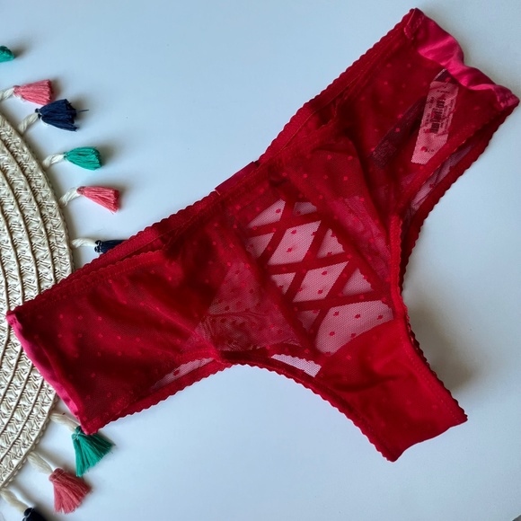 Victoria's Secret Very Sexy Back Cut-Out Cheeky Panty Red Large NEW - Picture 5 of 7